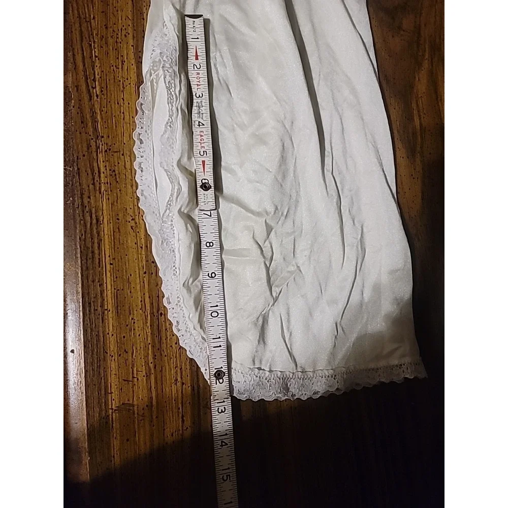Vintage Fortune Half‎ Slip Skirt Ivory USA Nylon Women's Med Floral Lace Slits